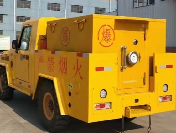 邹平凯龙爆破器材运输车：保障爆破任务的安全运行